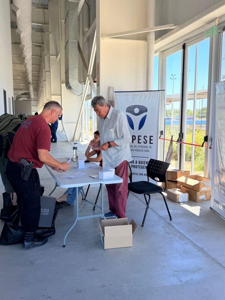 entrega de nuevo equipamiento policia de la ciudad