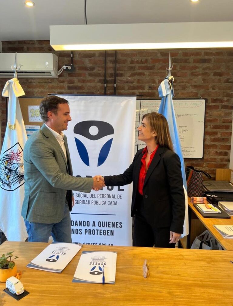 FIRMA CONVENIO PEZZATI VIAJES